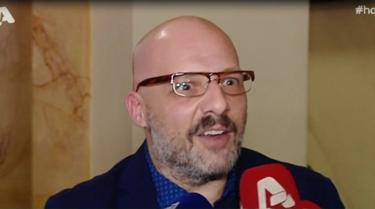 Η γκάφα του Μουτσινά στις κάμερες και η αποχώρησή του