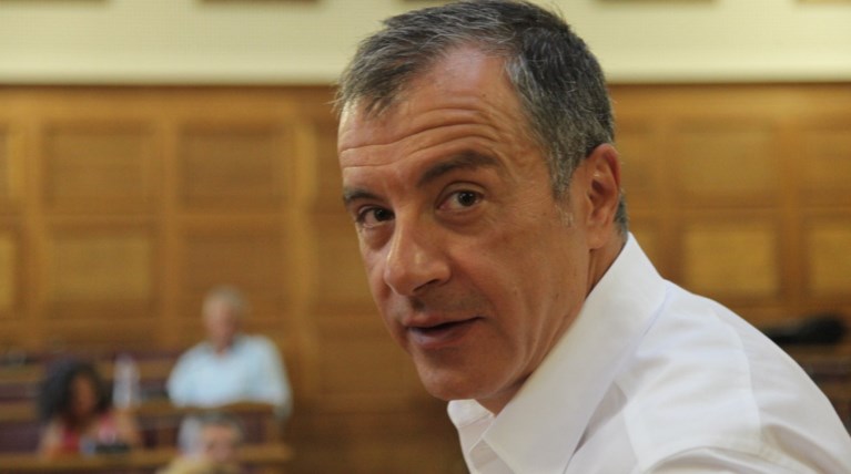Ο Θεοδωράκης ...τρολάρει τον ΣΥΡΙΖΑ λόγω Πρωταπριλιάς