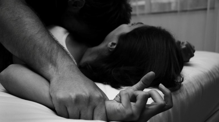 15χρονη έπεσε θύμα βιασμού από δυο άνδρες στην Πάτρα