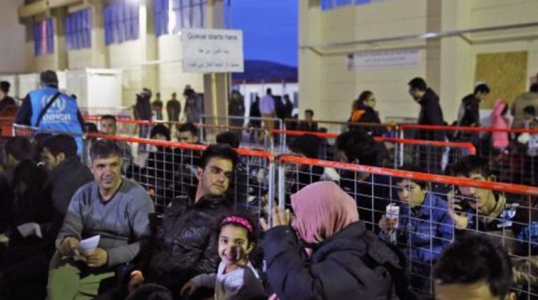 Διεθνής Αμνηστία: Αυθαίρετη κράτηση προσφύγων στα νησιά