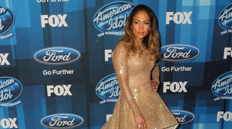 Το ολόχρυσο φόρεμα της Λόπεζ που θύμισε νυφικό - Δείτε γιατί