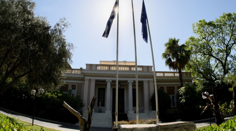 Oι φόβοι του Μαξίμου και οι ημερομηνίες-κλειδιά για συμφωνία