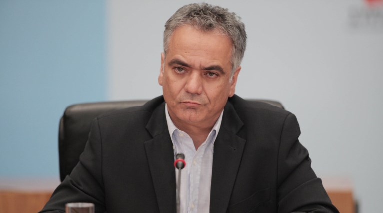 Σε εξέλιξη η συνάντηση Σκουρλέτη - Θεσμών