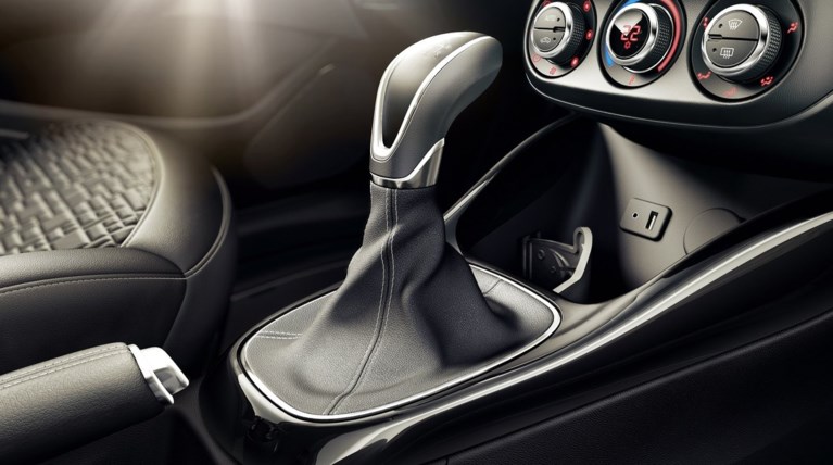 Opel Easytronic: Ενα αυτόματο κιβώτιο με... λεβιέ για αλλαγές!