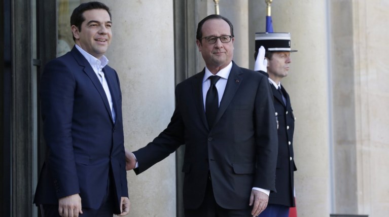 Στο Παρίσι εσπευσμένα ο Τσίπρας, μετά την εμπλοκή με θεσμούς