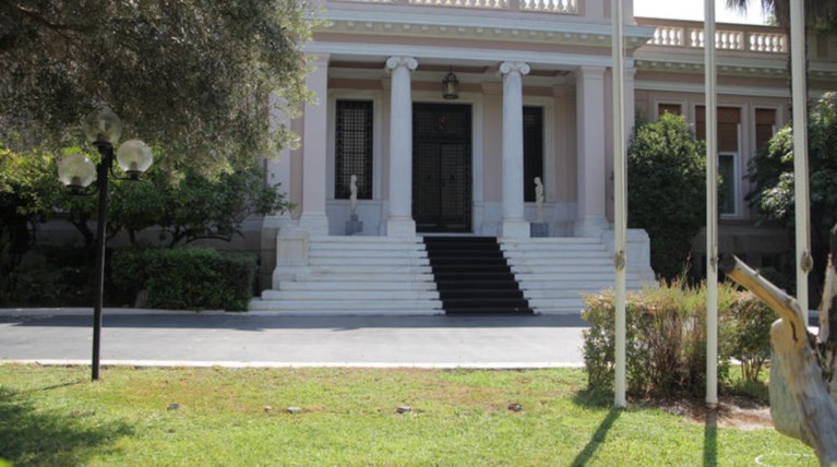 Μαξίμου: Να γιατί δεν χρειάζονται να μπουν μέτρα «κάβα»