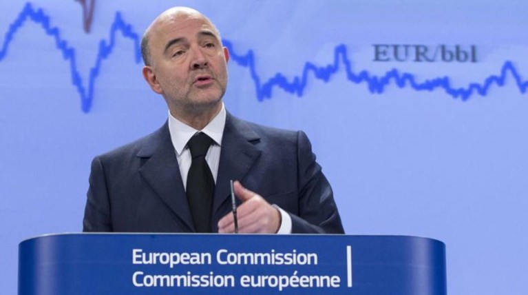 Μοσκοβισί στο Bloomberg: Χρειαζόμαστε το ΔΝΤ στην Ελλάδα