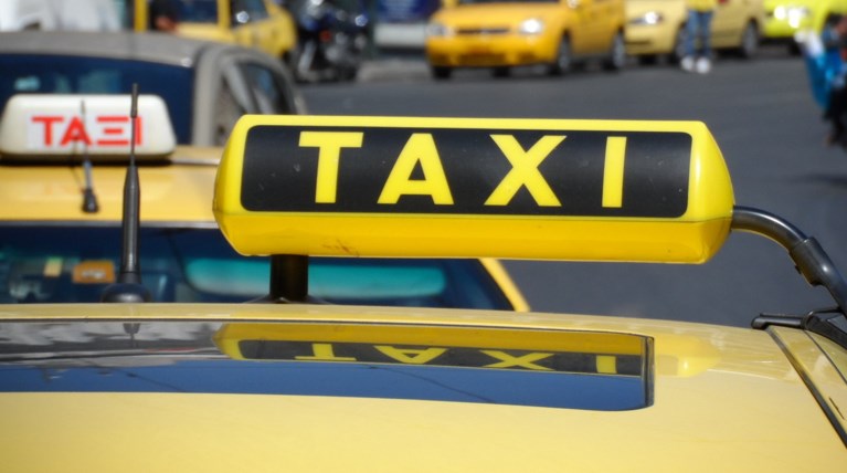 Σύλληψη ταξιτζή για βιασμό κατ'εξακολούθηση ανήλικης