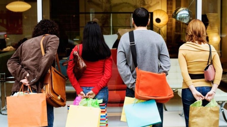 Ξεκίνησε το εορταστικό ωράριο του Πάσχα