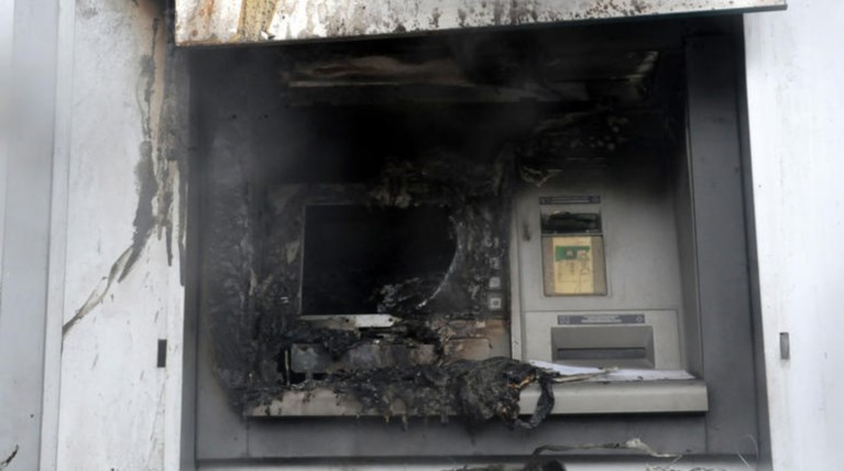 Στον ανακριτή δύο συλληφθέντες για εμπρησμό σε ATM