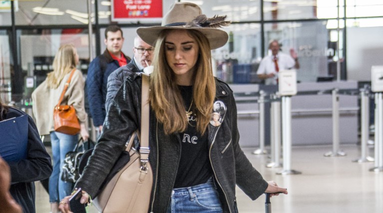 Τι φοράει όταν... «πετάει» η No1 fashion blogger στον κόσμο;