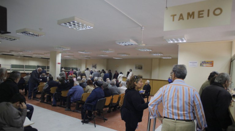 «Ριφιφί» 1,8 δισ. από την τσέπη μας με 13 νέους φόρους