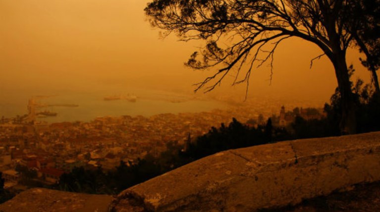 Βροχερός καιρός με σκόνη από τη Σαχάρα