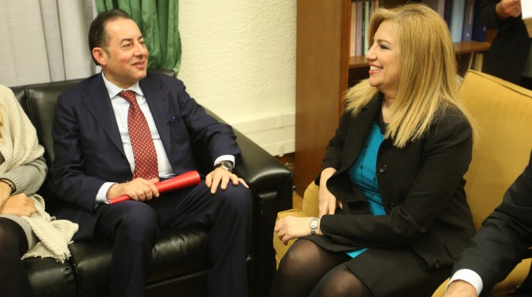 Επίθεση της Κυβέρνησης στο ΠΑΣΟΚ μετά τη στήριξη του Πιτέλα