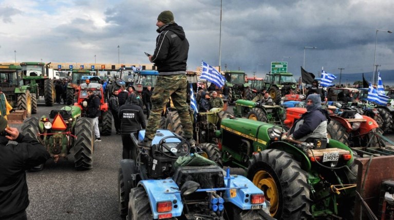 Οι αγρότες κατεβαίνουν πάλι στην Αθήνα