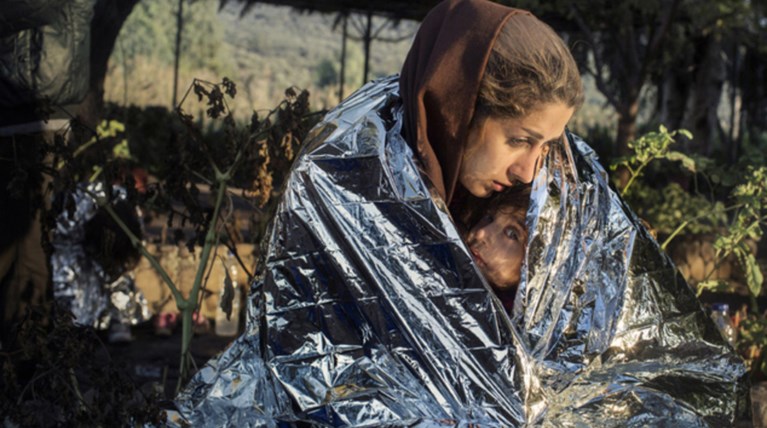 Μια μητέρα-πρόσφυγας στη Λέσβο  στις καλύτερες φωτό του Sony World Photo
