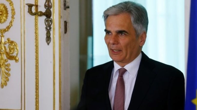 Ξαφνική παραίτηση του αυστριακού καγκελάριου Φάιμαν