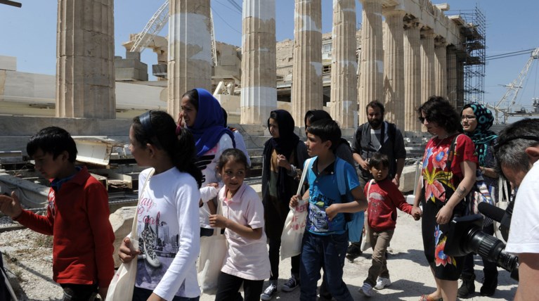 Τι έγινε με τον υπουργό Πολιτισμού και τους πρόσφυγες στην Ακρόπολη;
