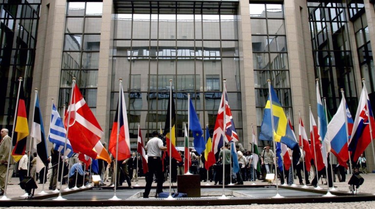 Κομισιόν: Σημαντική πρόοδος για να κλείσει η συμφωνία