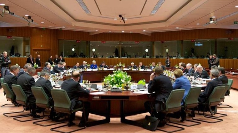 Κρίσιμη συνεδρίαση για «κόφτη», φόρους και χρέος