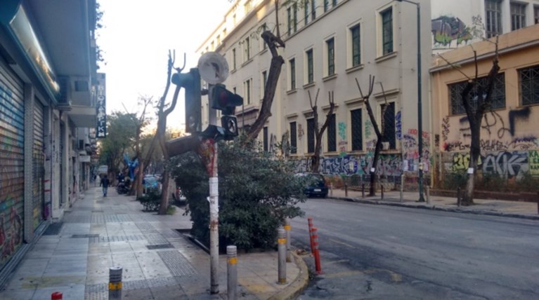 Ληστές Εξαρχείων: Απ' έξω αναρχικοί,από μέσα τουρίστες!