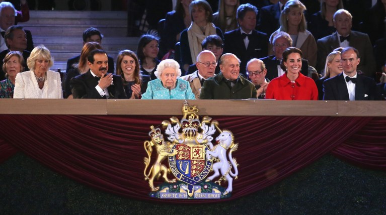 Το glamorous πάρτι για τα 90α γενέθλια της Ελισάβετ