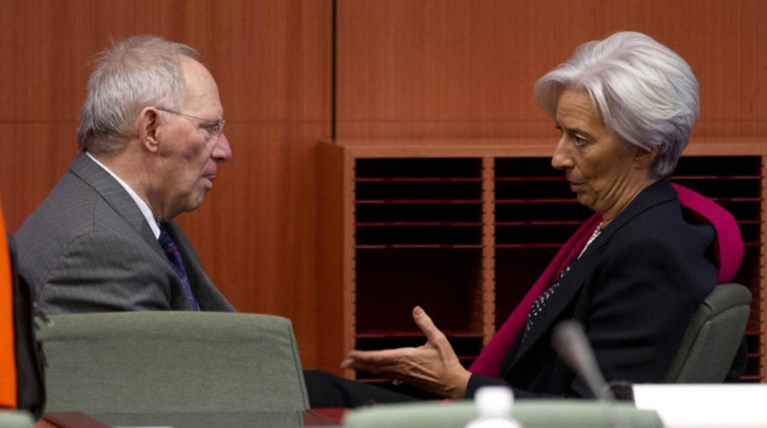 Bloomberg: Οι διαφορές ΕΕ-ΔΝΤ τινάζουν στον αέρα τη συμφωνία