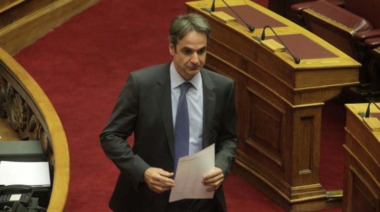 Η ΝΔ λέει 3,5 «όχι» και μισό «ναι» στο πολυνομοσχέδιο
