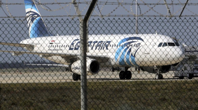 EgyptAir: Τρομοκρατική ενέργεια βλέπει και η Μόσχα