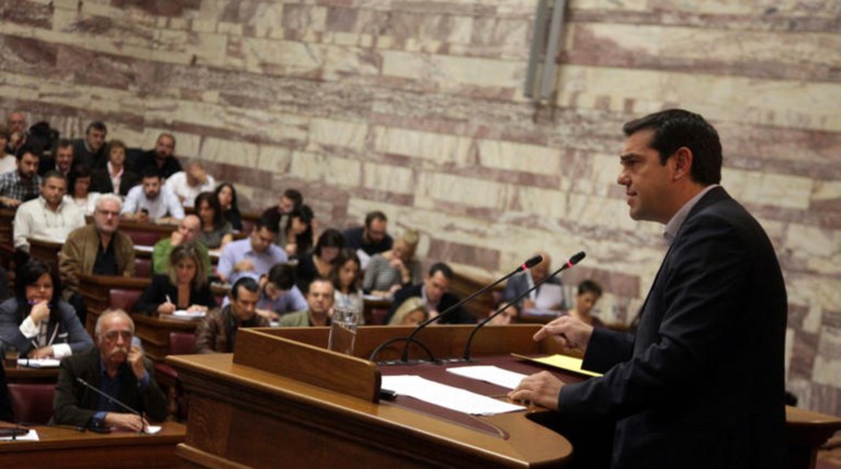 «Ζορίζονται» αλλά ψηφίζουν οι βουλευτές του ΣΥΡΙΖΑ