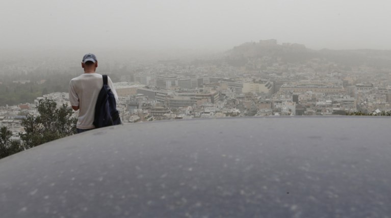 «Κρύφτηκε» πίσω από την αφρικανική σκόνη η Αθήνα