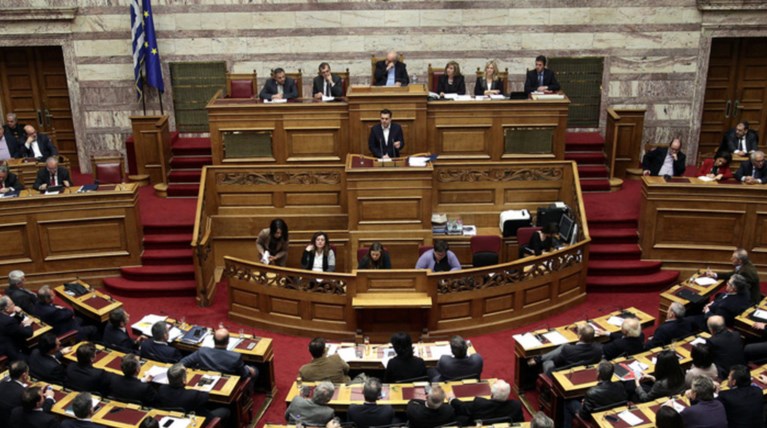 Με ...θρήνους ψηφίζονται απόψε στη Βουλή τα νέα μέτρα