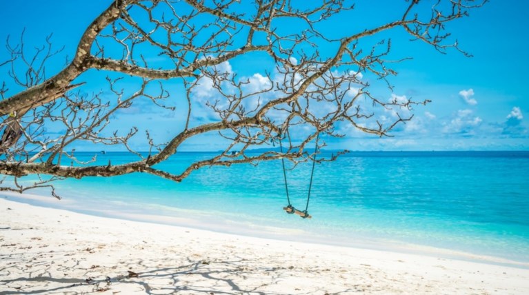 Παραδεισένιο νησί κλείνει τις πόρτες του πριν το καταστρέψουν οι τουρίστες