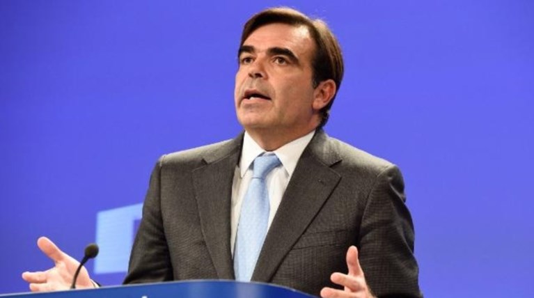 Κομισιόν: Θα λάβουμε υπόψη την ψήφιση των προαπαιτούμενων