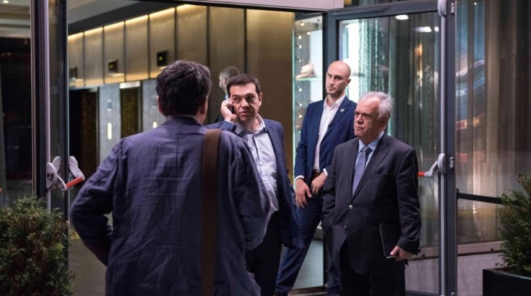 Στα 45 δισ. το κόστος της διαπραγμάτευσης Τσίπρα το 2015
