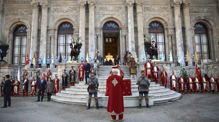 Πάρτι-χλιδής του Ερντογάν σε παλάτι της Κωνσταντινούπολης-φωτο