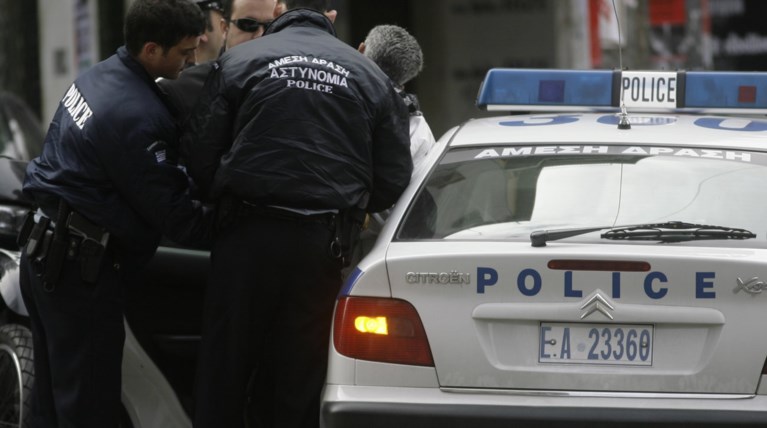 Γιατρός «σιδέρωσε» τη γραμματέα του στην Αταλάντη