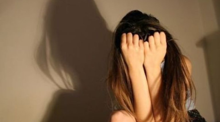 Βίαζε τις κόρες και βιντεοσκοπούσε  πα-τέρας στη Λέσβο