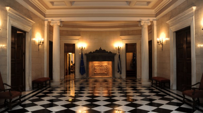 Γκάφες και φιλονικίες στο εσωτερικό της κυβέρνησης