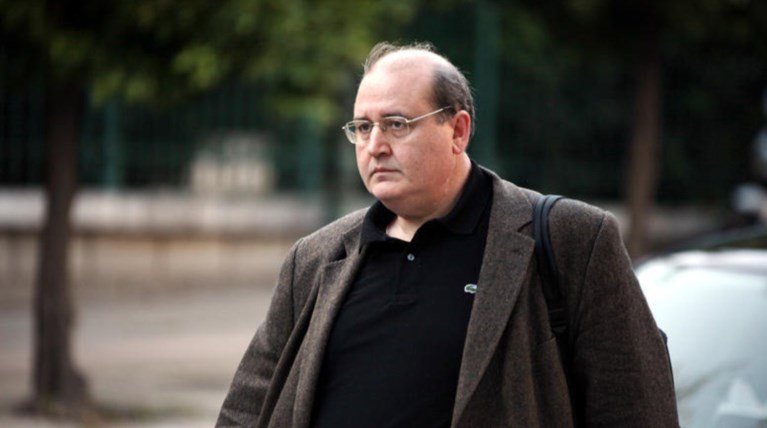 Ο Φίλης «τρολάρει» τους επικριτές του: Να πως προσφωνώ εγώ την κόρη μου