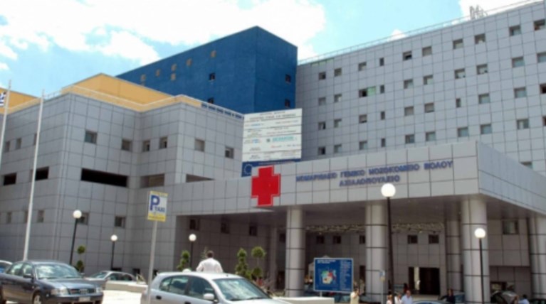 Αυτοκτόνησε μπροστά στους γονείς στο νοσοκομείο Βόλου