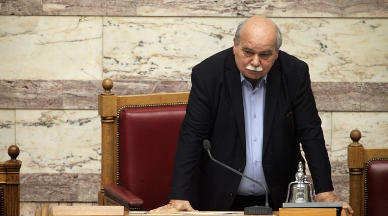 Γκάφα Βούτση με τα συλλυπητήρια στον Νικολόπουλο για την κόρη του