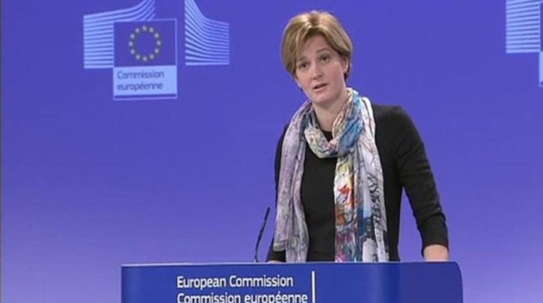 Κομισιόν: Πρώτα τα προαπαιτούμενα και μετά η εκταμίευση
