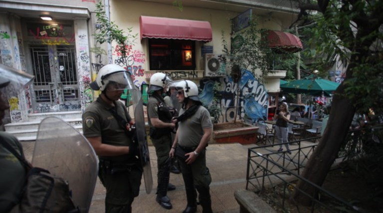 Τι βλέπει η ΕΛΑΣ πίσω από την εκτέλεση στα Εξάρχεια