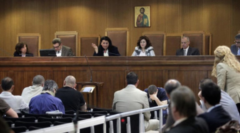 Ένταση μεταξύ των δικηγόρων στη δίκη της Χρυσής Αυγής