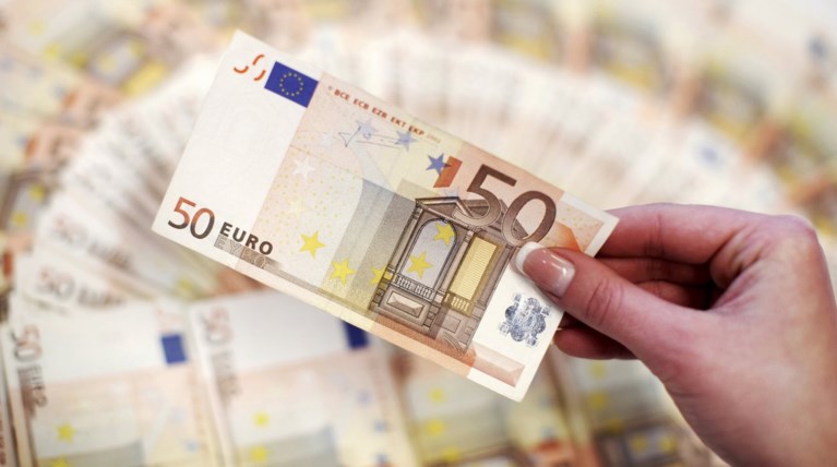 Παρουσιάζεται το νέο χαρτονόμισμα των 50 ευρώ