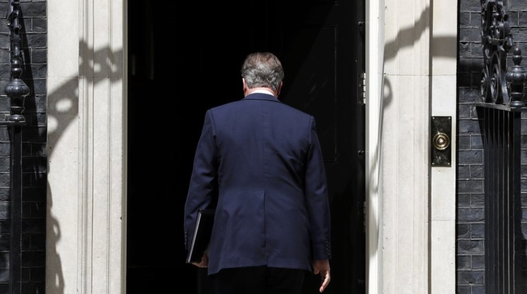 Ραγδαίες εξελίξεις: Αναμένεται παραίτηση Κάμερον;