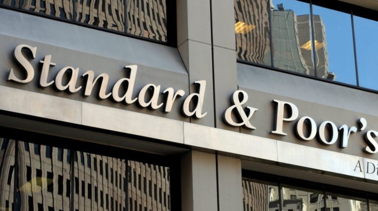S&P: Η Βρετανία πιθανόν θα χάσει το ΑΑΑ