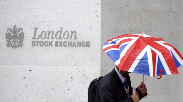 To Brexit «ξαναζωντανεύει» τον εφιάλτη του κραχ