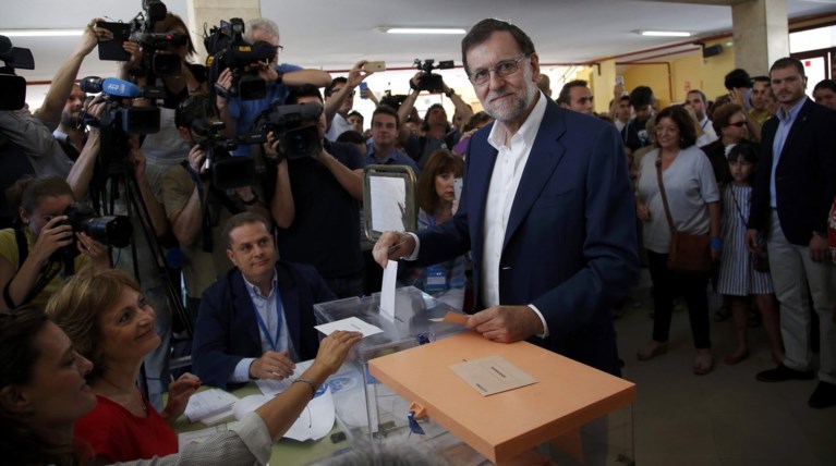 Μεγάλη ανατροπή: Νικητής ο Ραχόι, ήττα των Podemos